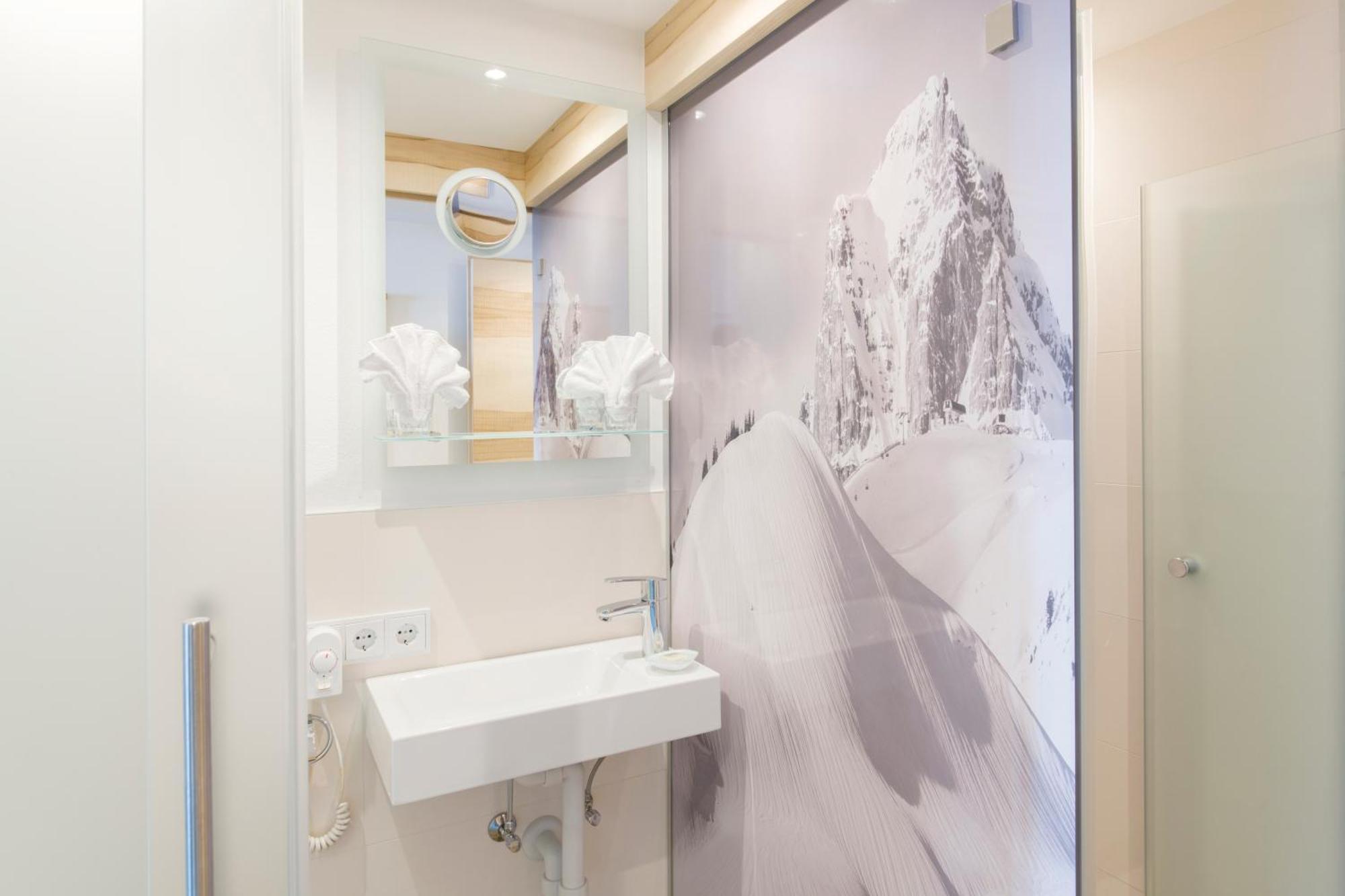 Hotel Anemone Lech am Arlberg Rum bild